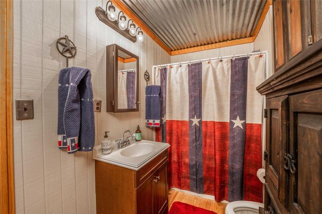 24661 Squirrel Road, New Ulm, TX 78950