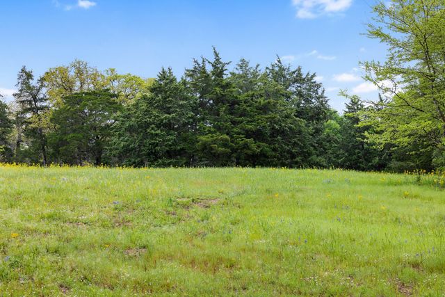 24661 Squirrel Road, New Ulm, TX 78950