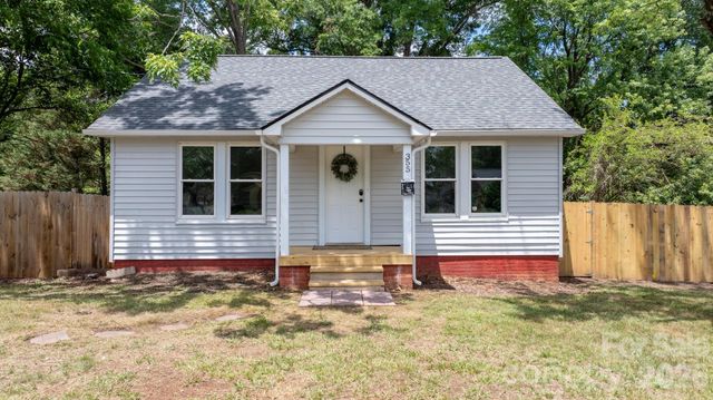 355 15th Avenue NE, Hickory, NC 28601
