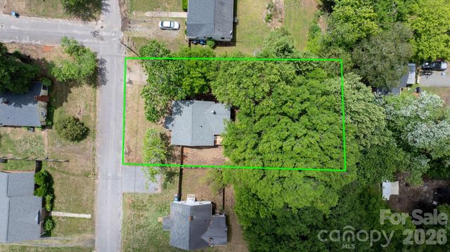 355 15th Avenue NE, Hickory, NC 28601