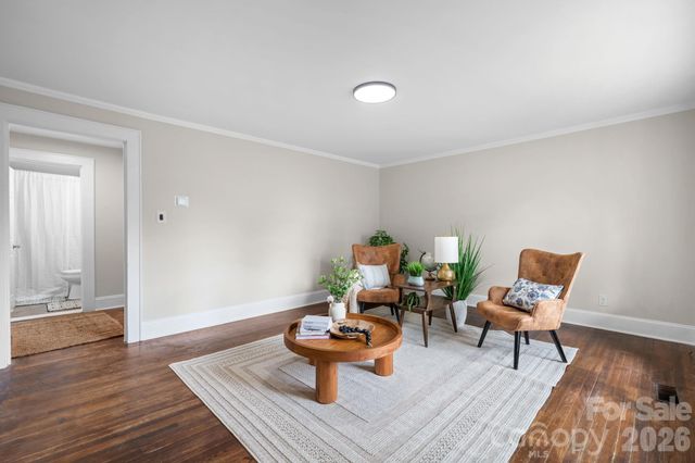 355 15th Avenue NE, Hickory, NC 28601
