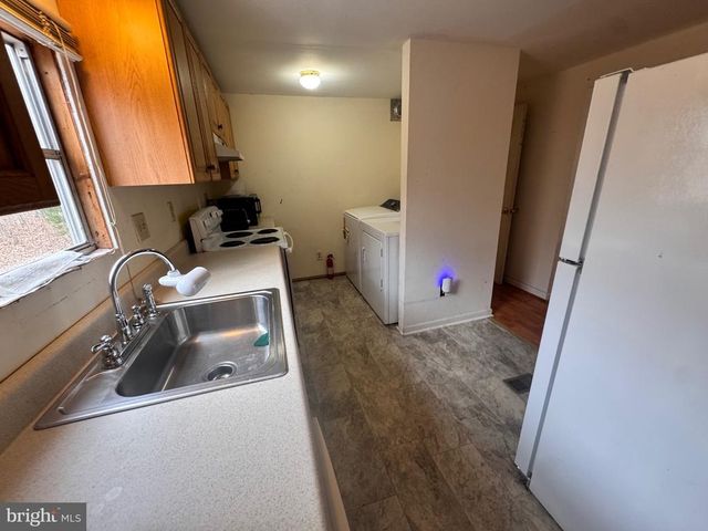 316 HAWKINS FARM RD, Bumpass, VA 23024