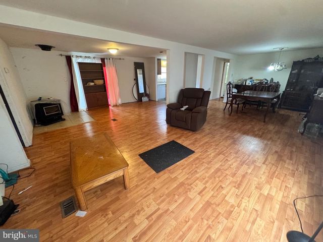 316 HAWKINS FARM RD, Bumpass, VA 23024