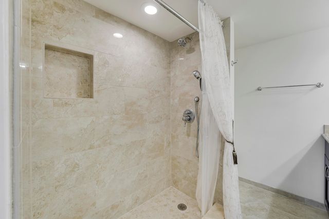 210 Wellington E, West Palm Beach, FL 33417