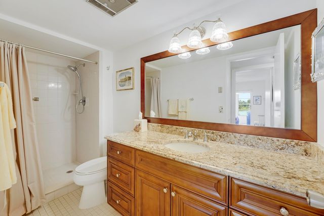 210 Wellington E, West Palm Beach, FL 33417