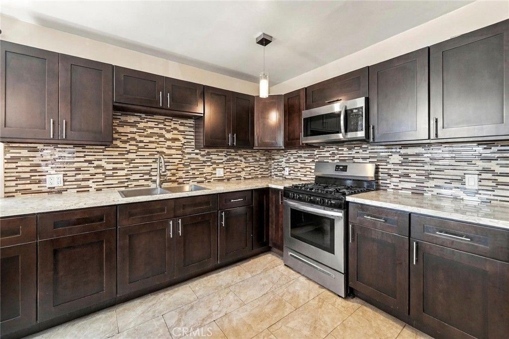 215 76th Place, Los Angeles, CA 90003 — photo 2