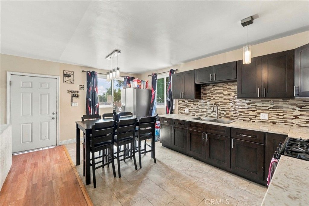 215 76th Place, Los Angeles, CA 90003 — photo 4
