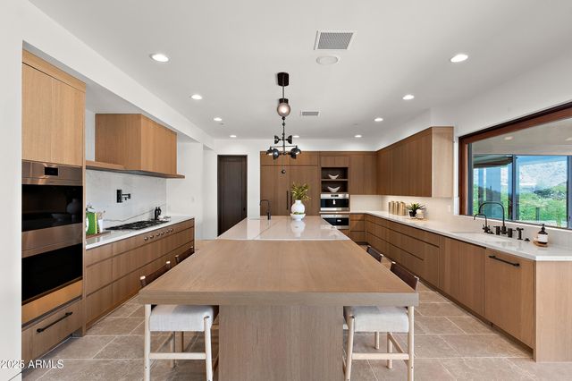 4536 E FOOTHILL Drive, Paradise Valley, AZ 85253