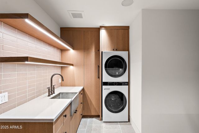 4536 E FOOTHILL Drive, Paradise Valley, AZ 85253