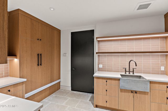 4536 E FOOTHILL Drive, Paradise Valley, AZ 85253