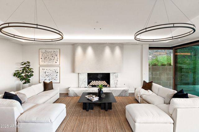 4536 E FOOTHILL Drive, Paradise Valley, AZ 85253