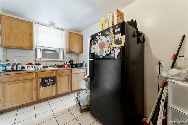 5279 Cadieux Road, Detroit, MI 48224