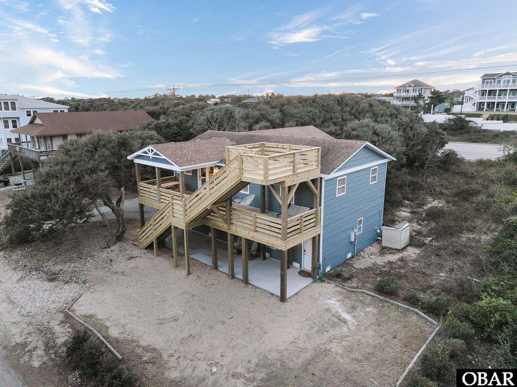 Image 2 of property listing at 5012 Ride Lane, Kitty Hawk, NC 27949