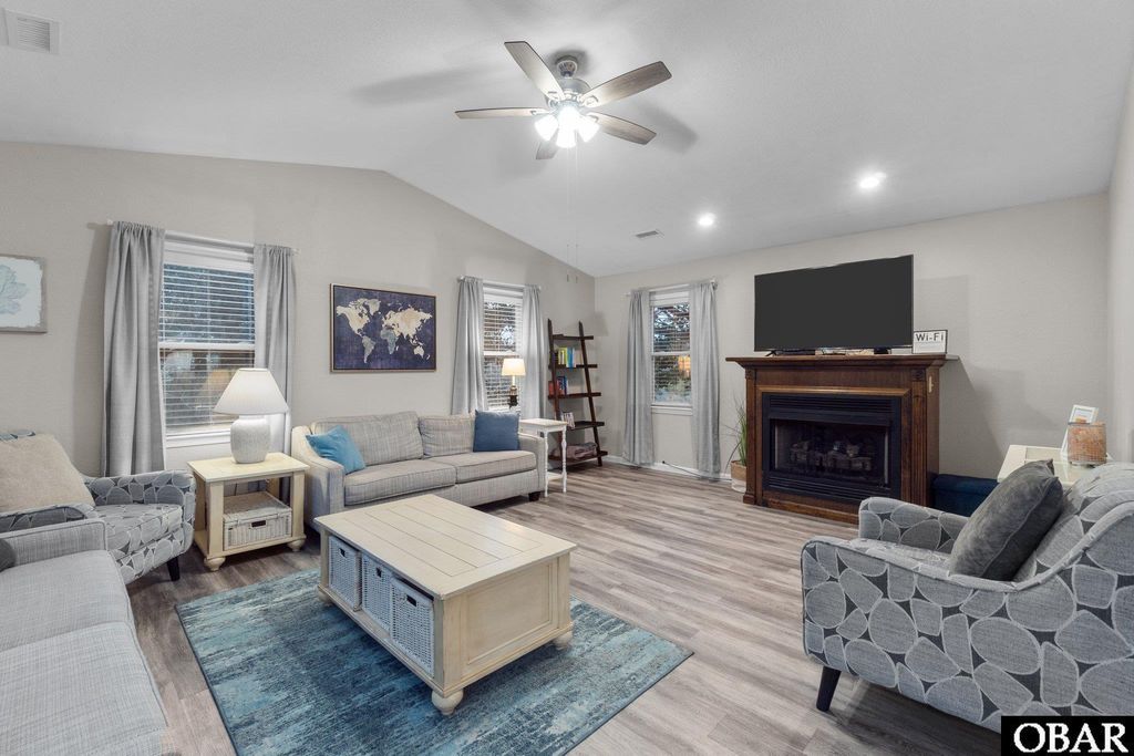 Image 18 of property listing at 5012 Ride Lane, Kitty Hawk, NC 27949