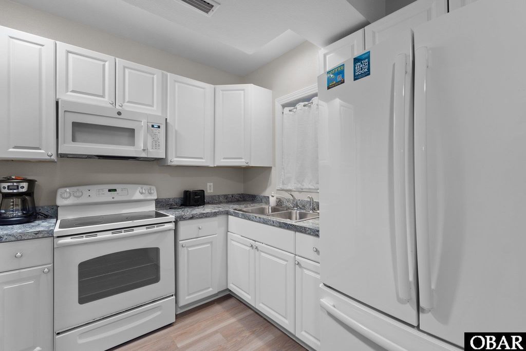 Image 37 of property listing at 5012 Ride Lane, Kitty Hawk, NC 27949