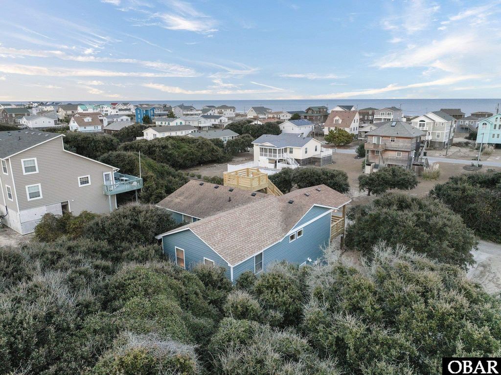 Image 6 of property listing at 5012 Ride Lane, Kitty Hawk, NC 27949
