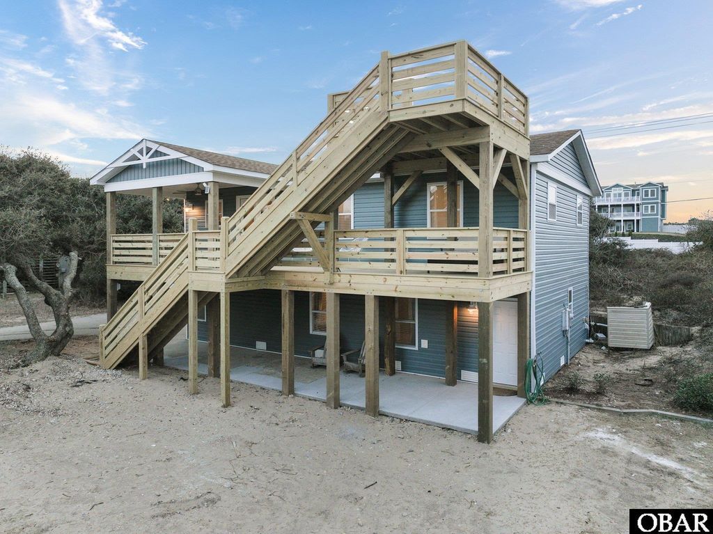 Image 9 of property listing at 5012 Ride Lane, Kitty Hawk, NC 27949