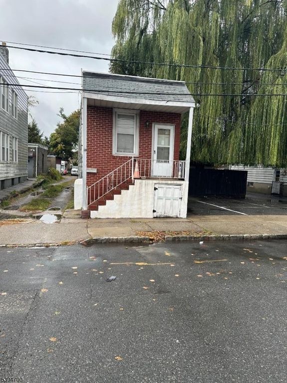 18 Brook St, Belleville Twp., NJ 07109