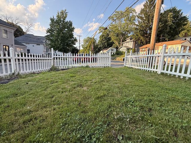 160 Hampshire St, Lowell, MA 01850