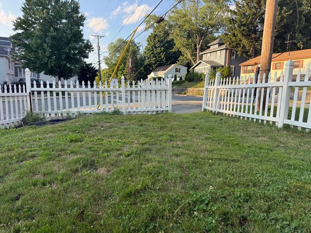 160 Hampshire St, Lowell, MA 01850