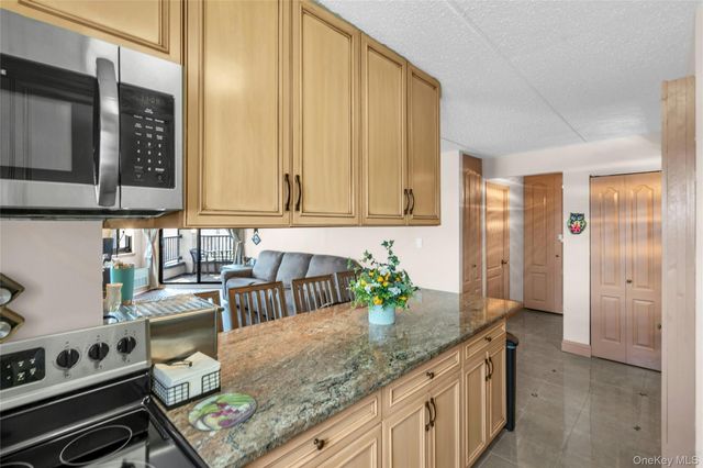 725 Miller Avenue 241, Freeport, NY 11520