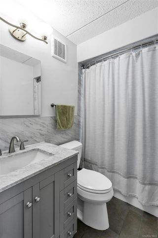 725 Miller Avenue 241, Freeport, NY 11520