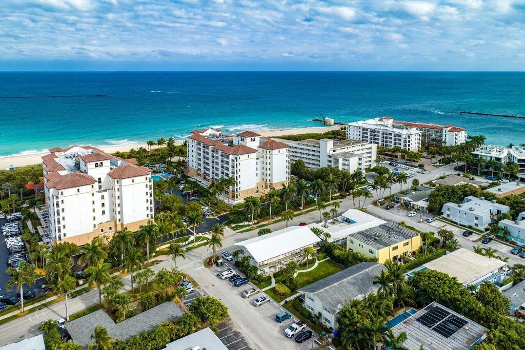 100 Bravado Lane 3, Palm Beach Shores, FL 33404