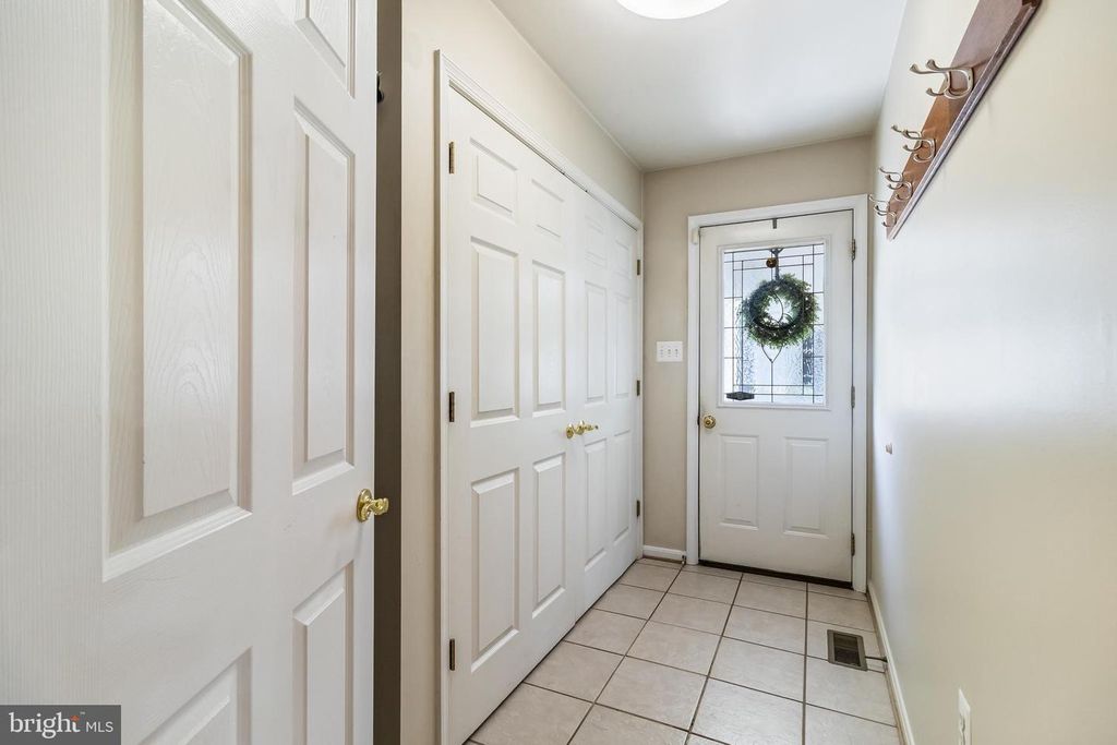 Image 10 of property listing at 203 MORGANS RIDGE CT, La Plata, MD 20646
