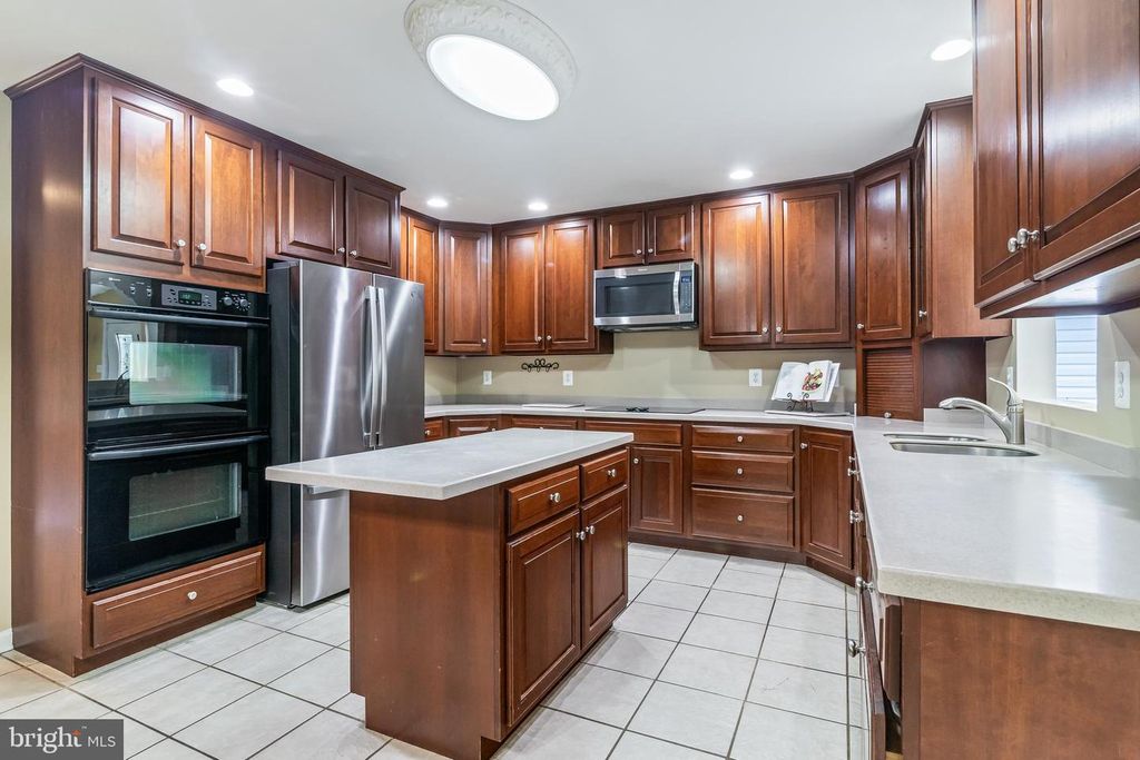 Image 14 of property listing at 203 MORGANS RIDGE CT, La Plata, MD 20646