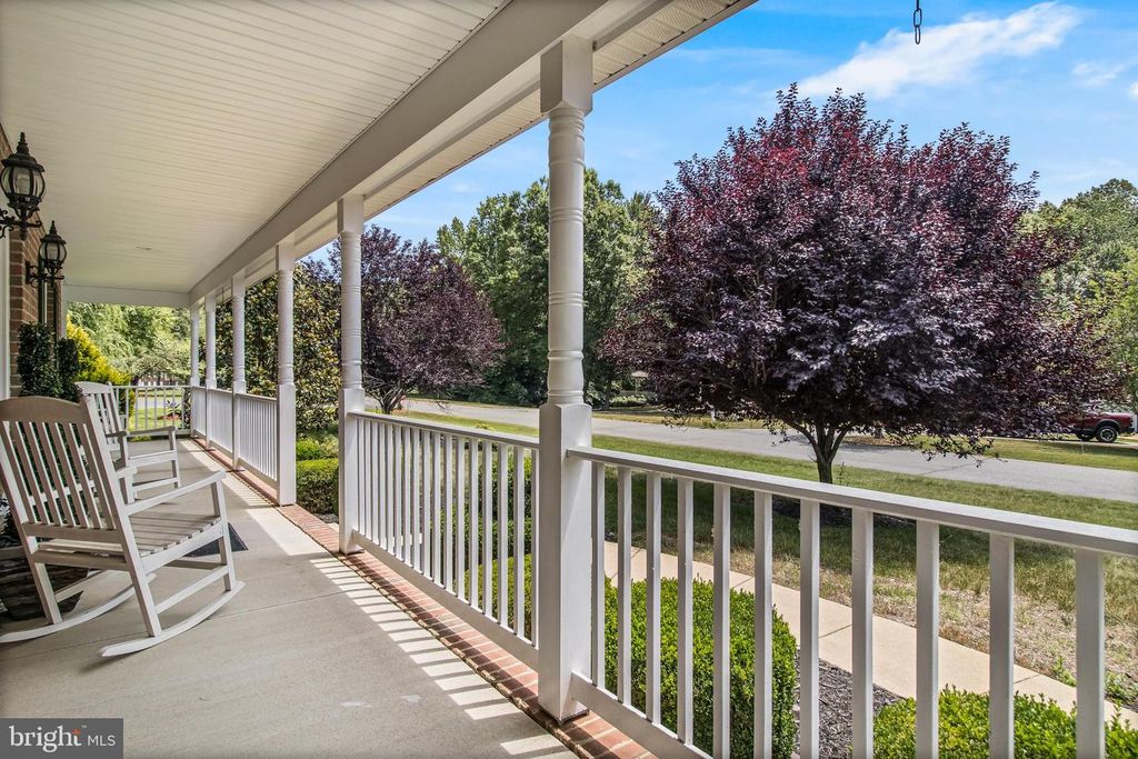 Image 7 of property listing at 203 MORGANS RIDGE CT, La Plata, MD 20646
