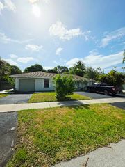 8 NE 9th Avenue, Deerfield Beach, FL 33441