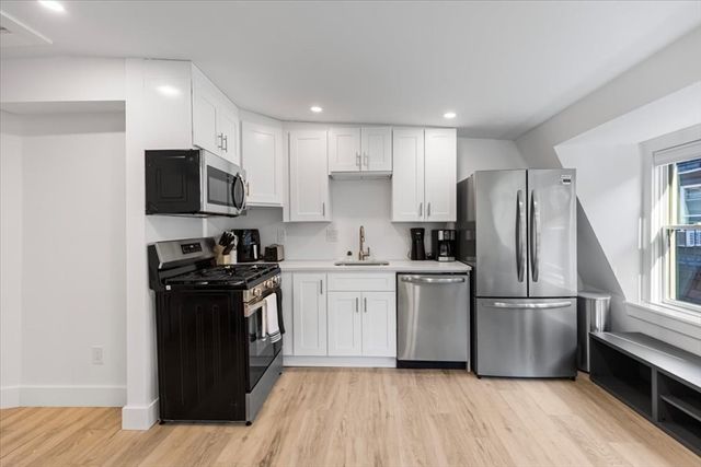 6 Goodwin Pl. 4., Boston, MA 02114