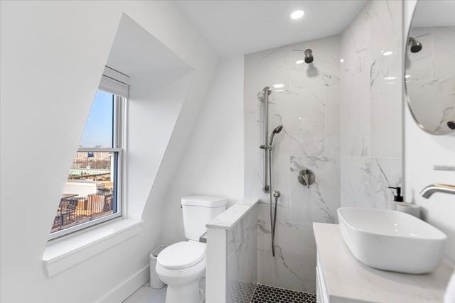 6 Goodwin Pl. 4., Boston, MA 02114