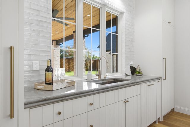 3305 Townsend Drive, Dallas, TX 75229