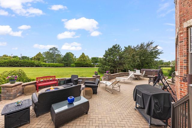 16022 S Selfridge Circle, Plainfield, IL 60586