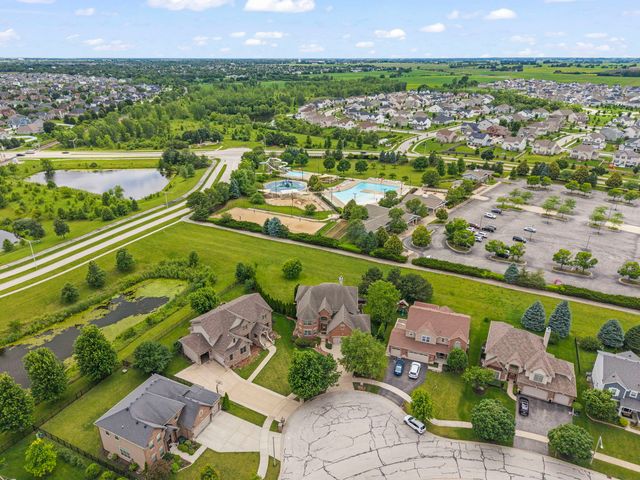 16022 S Selfridge Circle, Plainfield, IL 60586
