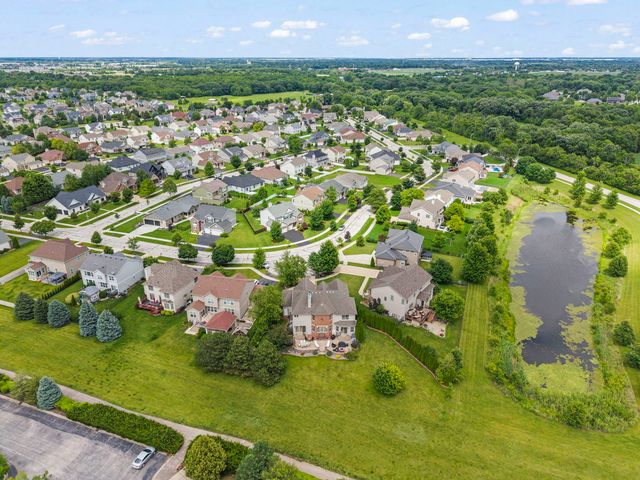 16022 S Selfridge Circle, Plainfield, IL 60586