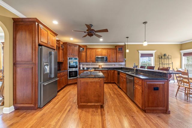 16022 S Selfridge Circle, Plainfield, IL 60586
