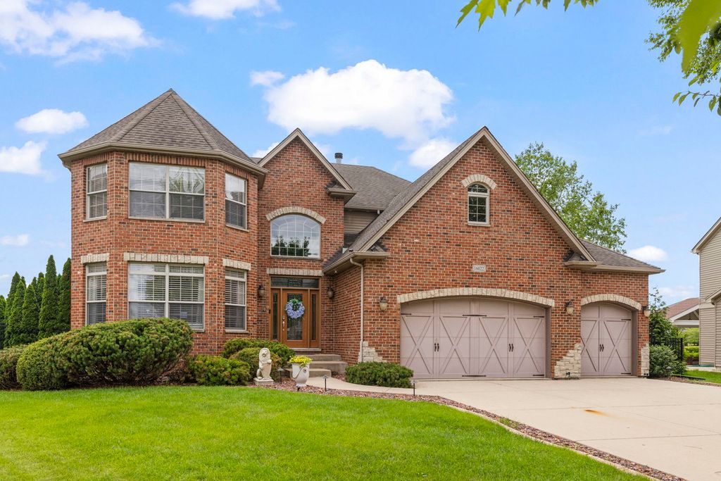 16022 S Selfridge Circle, Plainfield, IL 60586