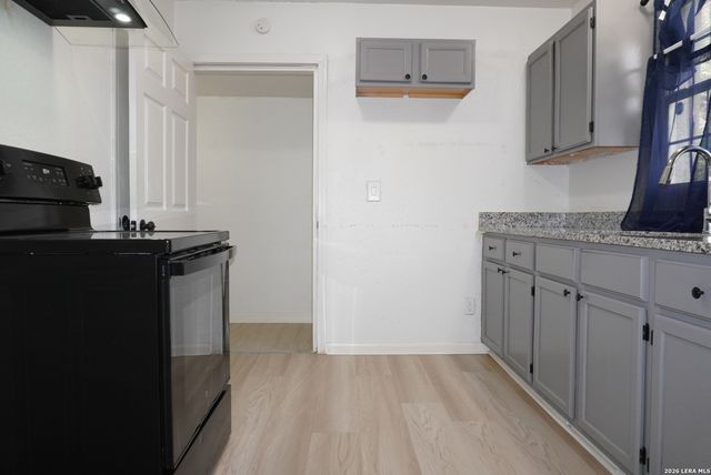 230 Goforth Dr, San Antonio, TX 78233