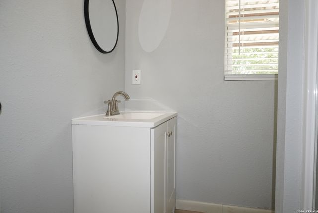 230 Goforth Dr, San Antonio, TX 78233