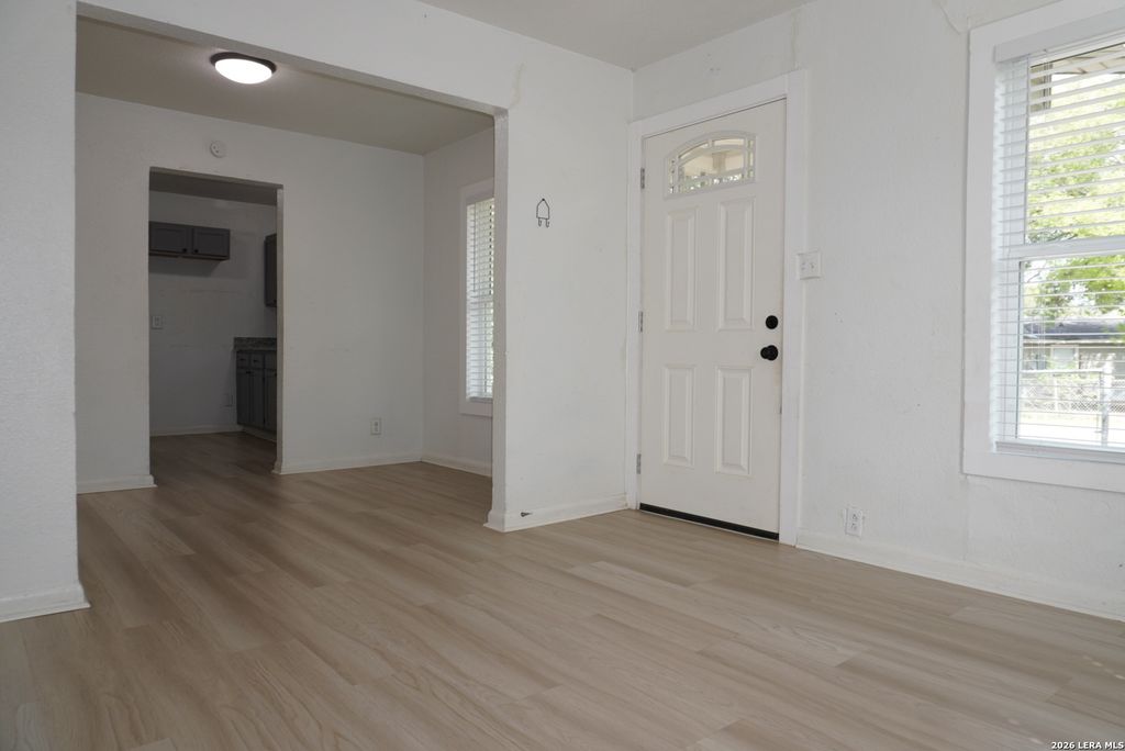 230 Goforth Dr, San Antonio, TX 78233