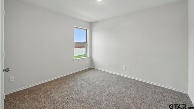 5016 Shumard Drive, Lindale, TX 75771
