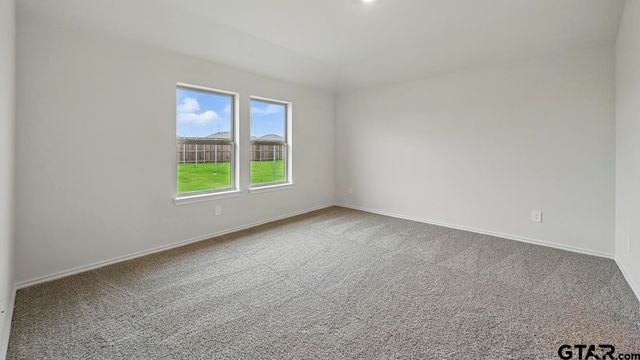 5016 Shumard Drive, Lindale, TX 75771