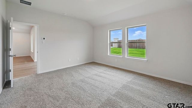5016 Shumard Drive, Lindale, TX 75771