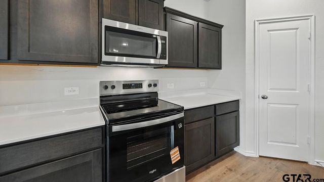 5016 Shumard Drive, Lindale, TX 75771