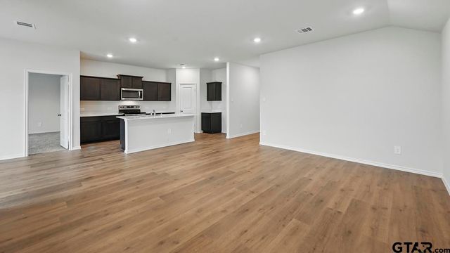 5016 Shumard Drive, Lindale, TX 75771