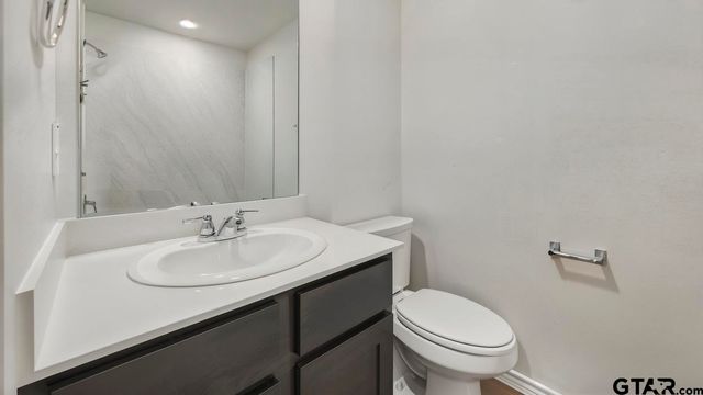5016 Shumard Drive, Lindale, TX 75771