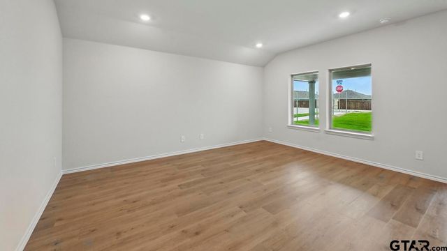 5016 Shumard Drive, Lindale, TX 75771