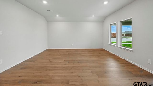 5016 Shumard Drive, Lindale, TX 75771